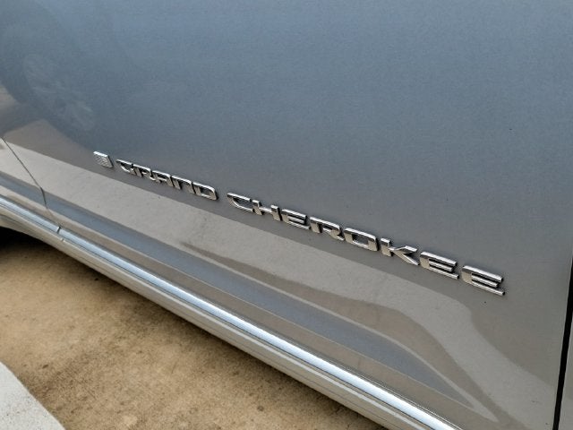 2022 Jeep Grand Cherokee Summit