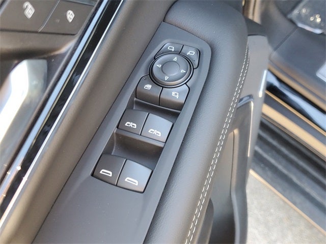 2025 GMC Yukon Elevation