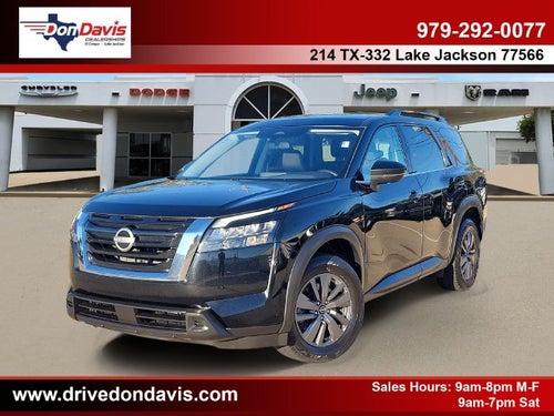 2024 Nissan Pathfinder SV