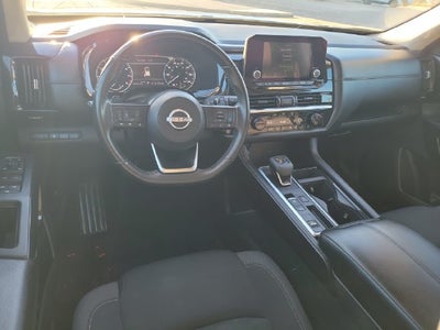 2024 Nissan Pathfinder SV