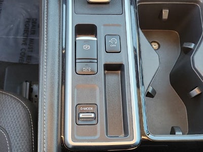 2024 Nissan Pathfinder SV
