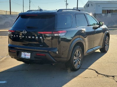 2024 Nissan Pathfinder SV