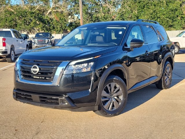 2024 Nissan Pathfinder SV