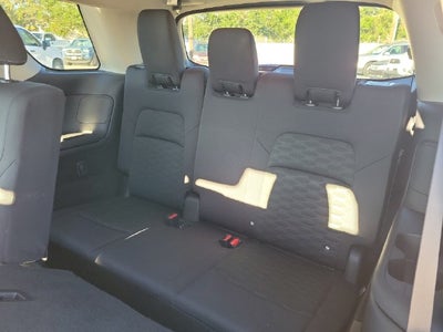 2024 Nissan Pathfinder SV