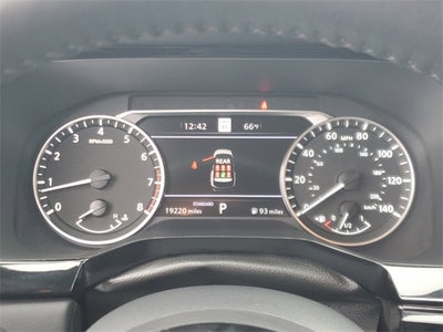 2025 Nissan Pathfinder SL