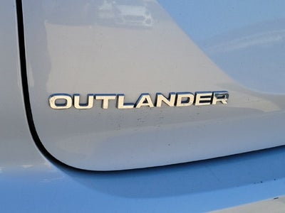 2025 Mitsubishi Outlander SE
