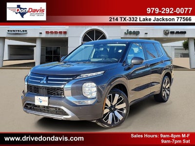 2025 Mitsubishi Outlander SE