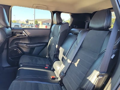 2025 Mitsubishi Outlander SE