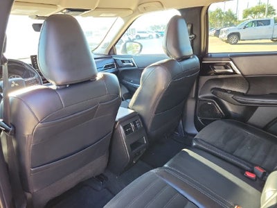 2025 Mitsubishi Outlander SE