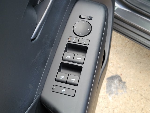 2027 Hyundai KONA SE