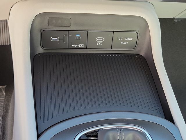 2027 Hyundai KONA SE