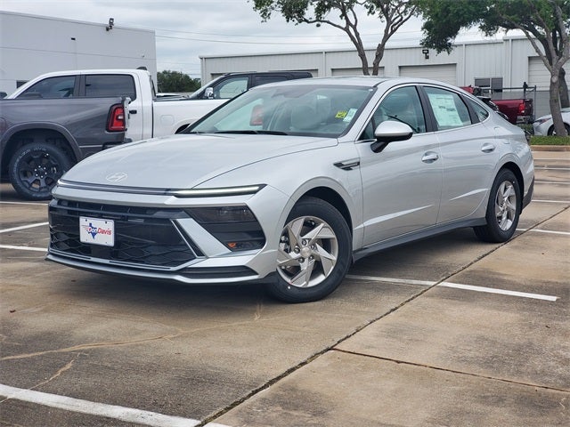 2025 Hyundai SONATA SE