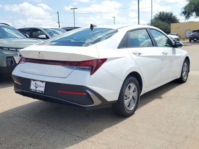 2026 Hyundai ELANTRA SE