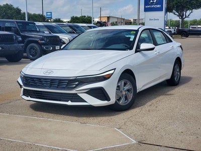 2026 Hyundai ELANTRA SE