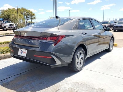2026 Hyundai ELANTRA SE
