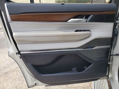 2022 Jeep Grand Wagoneer Series II