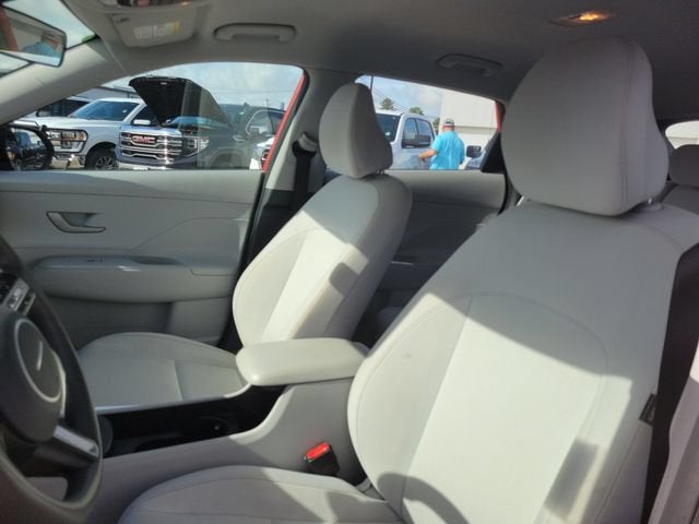 2025 Hyundai KONA SE