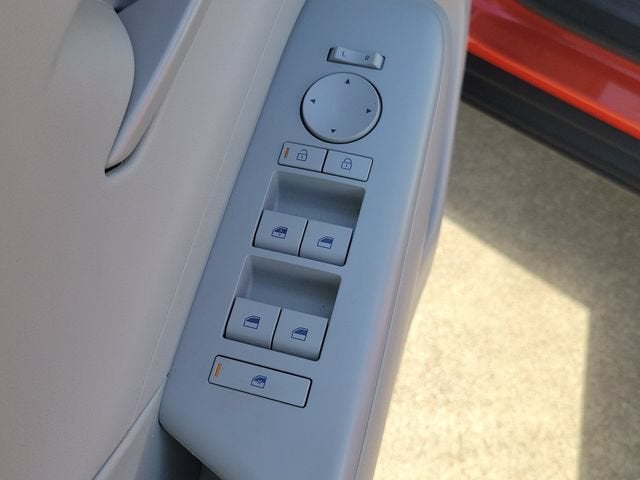 2025 Hyundai KONA SE