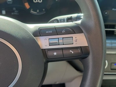 2025 Hyundai KONA SE
