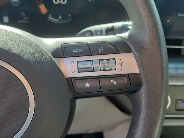 2025 Hyundai KONA SE
