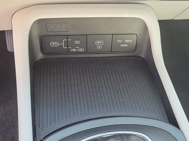 2025 Hyundai KONA SE