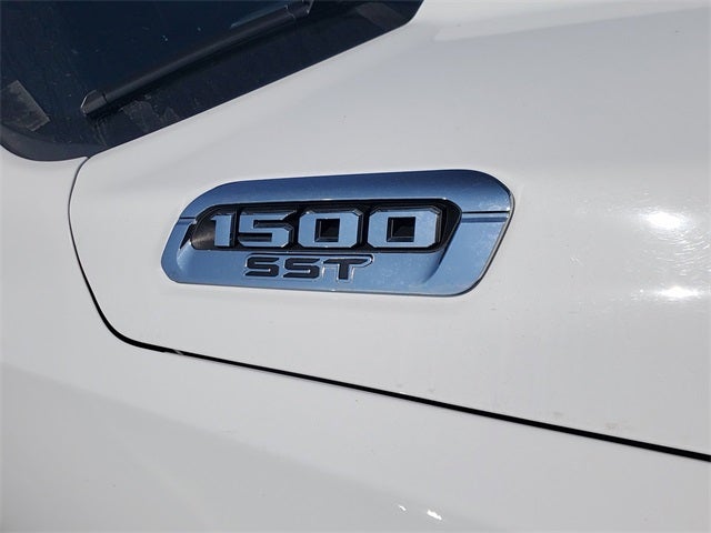 2025 RAM 1500 Laramie Crew Cab 4x4 5'7' Box