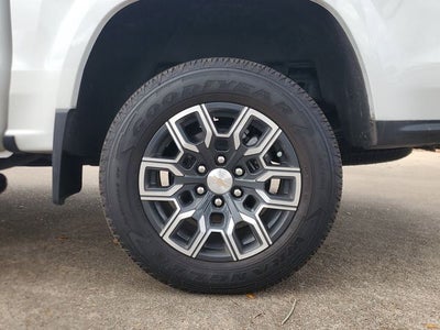 2024 Chevrolet Colorado 2WD LT