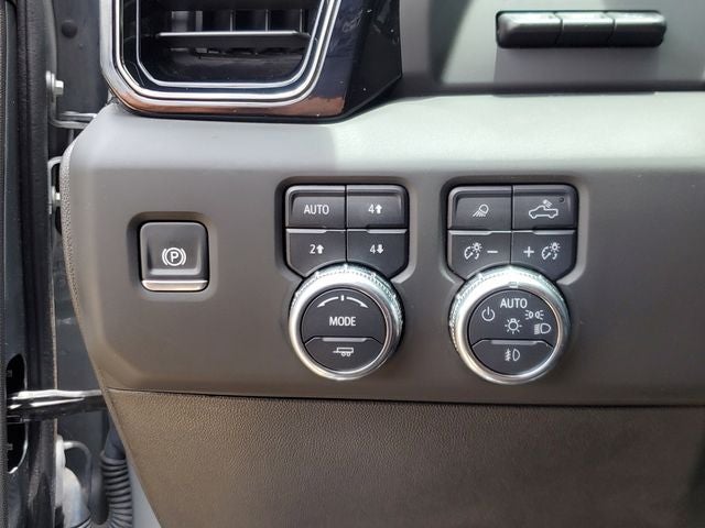 2025 GMC Sierra 2500HD 4WD Crew Cab Standard Bed AT4