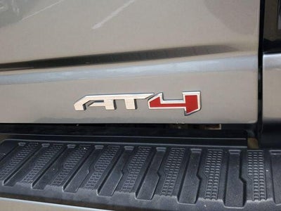 2025 GMC Sierra 2500HD 4WD Crew Cab Standard Bed AT4