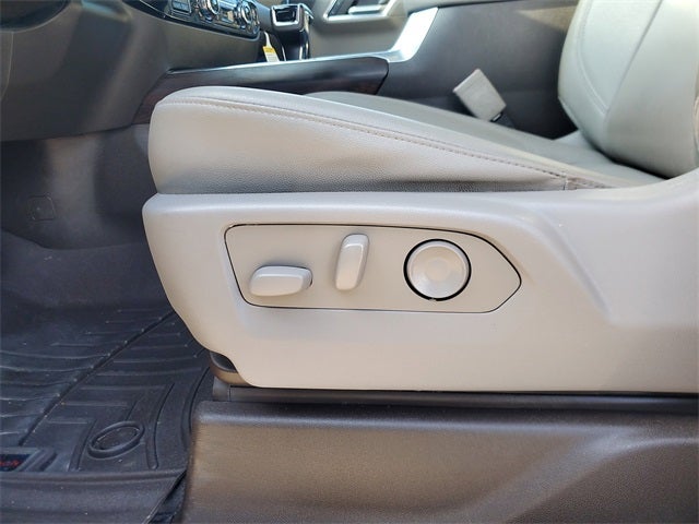 2022 GMC Sierra 1500 4WD Crew Cab Short Box SLT