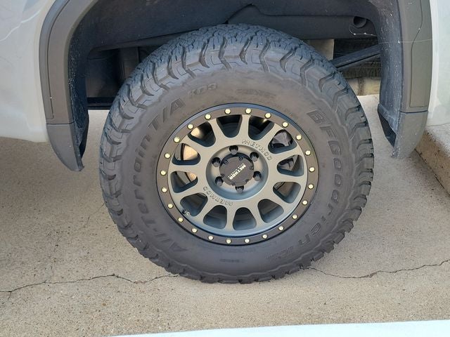2024 GMC Sierra 1500 4WD Crew Cab Short Box AT4