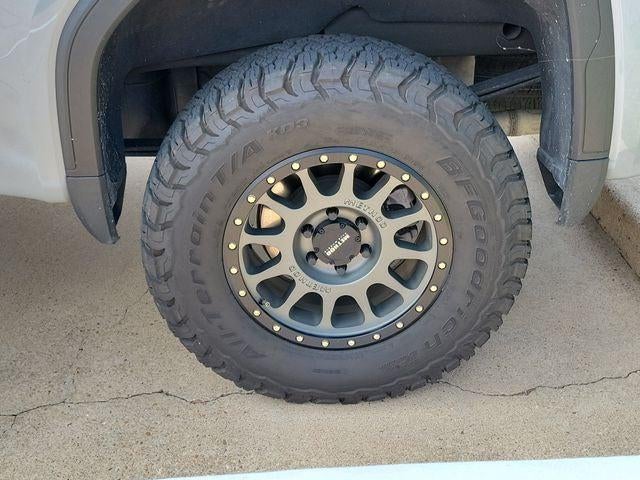 2024 GMC Sierra 1500 4WD Crew Cab Short Box AT4