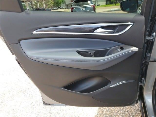 2024 Buick Enclave Essence FWD