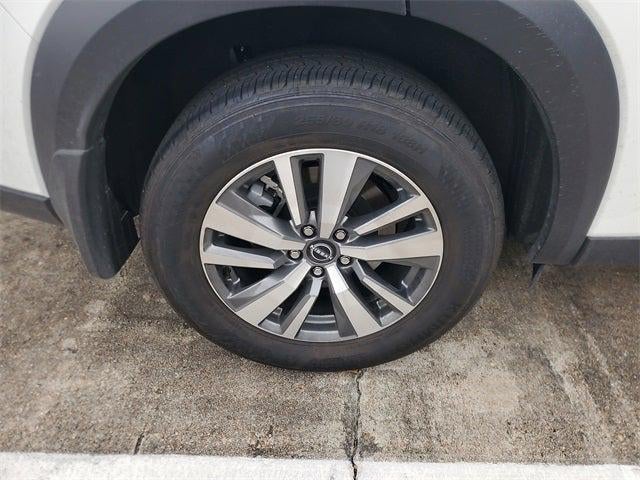 2025 Nissan Pathfinder SL FWD