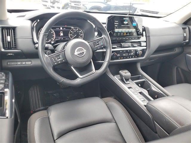 2025 Nissan Pathfinder SL FWD