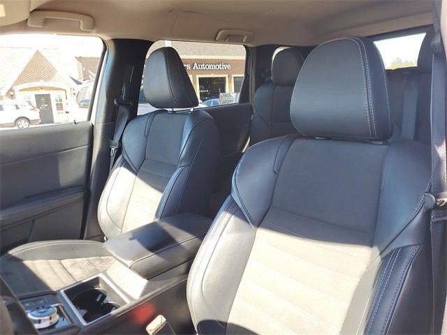 2024 Mitsubishi Outlander Base