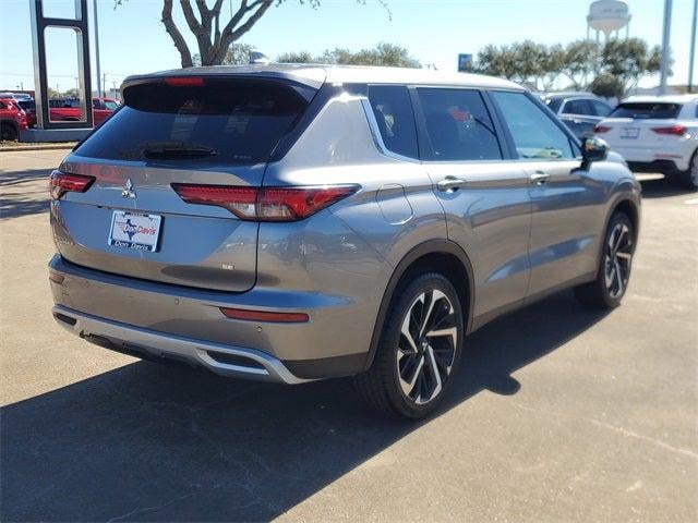 2024 Mitsubishi Outlander Base