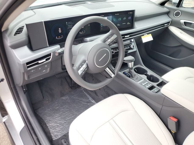 2025 Hyundai SONATA SE