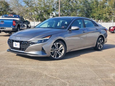 2023 Hyundai ELANTRA Limited