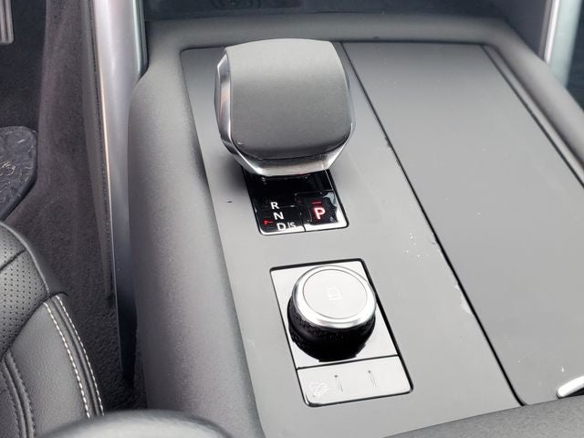2024 Land Rover Discovery P300 S