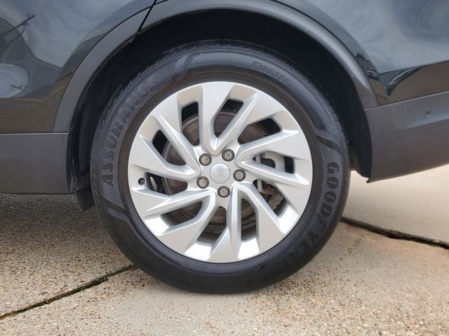 2024 Land Rover Discovery P300 S