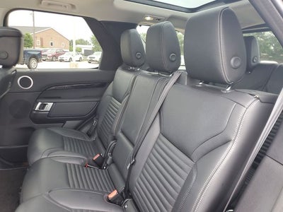 2024 Land Rover Discovery P300 S