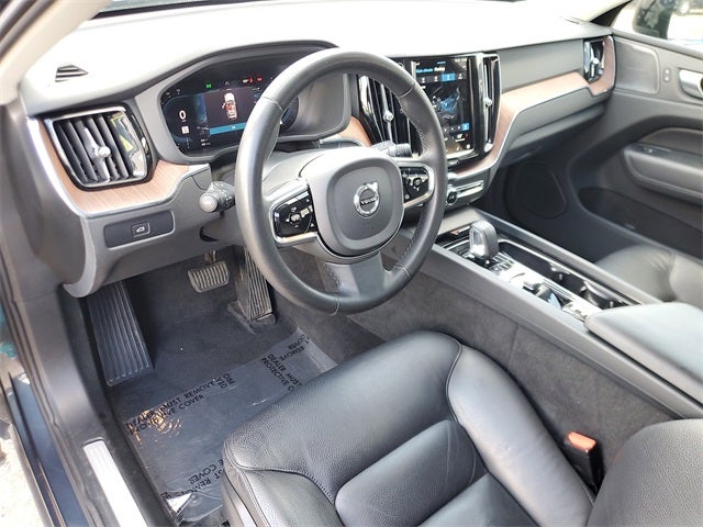 2024 Volvo XC60 B5 Plus Dark Theme