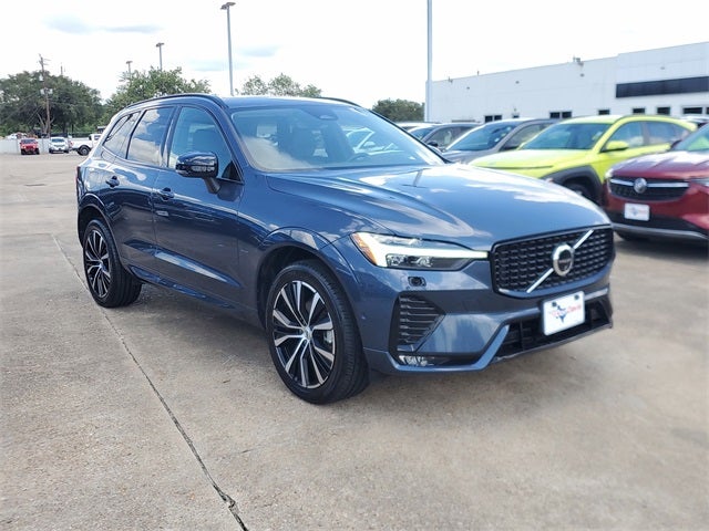 2024 Volvo XC60 B5 Plus Dark Theme