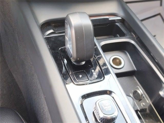 2024 Volvo XC60 B5 Plus Dark Theme